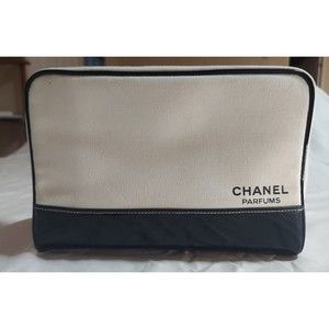 Chanel No 5 Trousse Signature Make-up Handbag White With Black Accent Trim